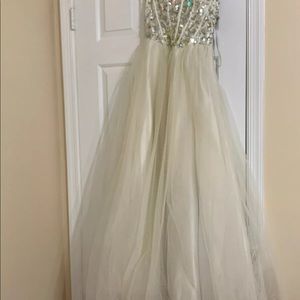 Prom gown
